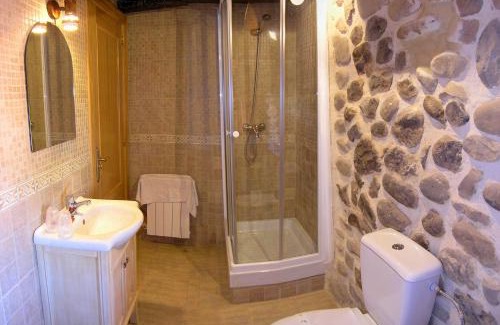 Los Corrales de Buelna House | Family-Friendly Casa Paulino with Great Dining Options