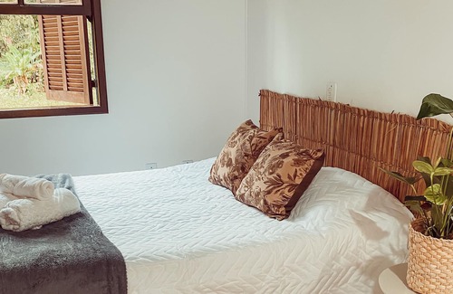 Itinga House | Casa Pavão Azul: Beachfront Retreat in Angra dos Reis