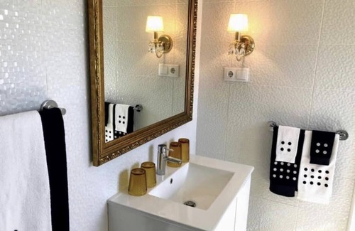 Viana do Castelo Cottage | Casa Pedro and Inês - Cozy Getaway on the Green Coast