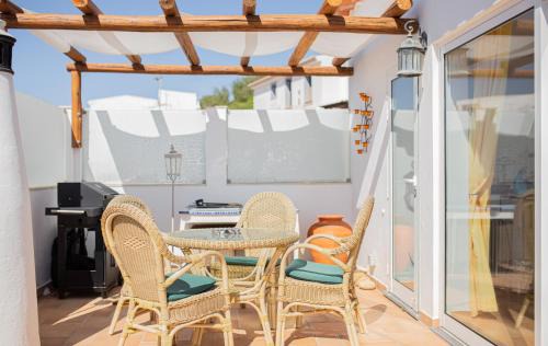 Salema Apartment | Oceanview Retreat: Casa Pedro in Salema, Pet & Child Friendly