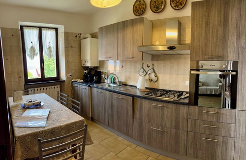 Magognino Apartment | Scenic Casa Pedum: Panoramic Lake Maggiore Views Await