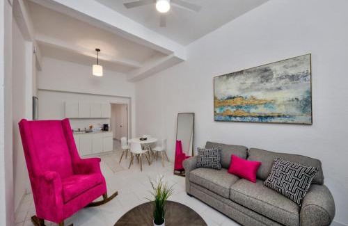 Puerta de Tierra Apartment | Pet-Friendly Getaway at Casa Pelayo - Rated 8/10 by Guests