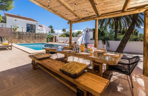 Montgo de Toscamar Villa | Discover Casa Pelefi: Family-Friendly Escape with Pool Access