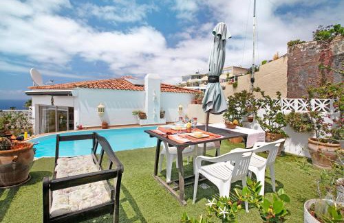 Puntillo del Sol Apartment | Indulge at Casa Pelican: Poolside Retreat with 9.2 Rating