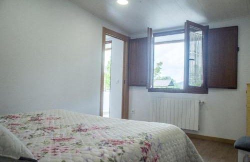 Santa Maria de Cayon House | Casa PEPA: Family-Friendly Retreat Near Cabárceno