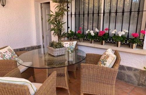 Las Acacias Apartment | Experience Casa Pepa: 4-Star Oceanfront Getaway