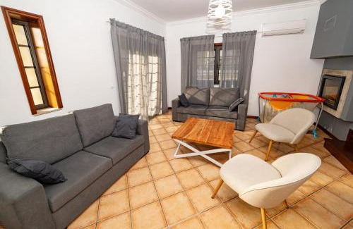 Barcelos Villa | Oceanfront Bliss at Casa Perelhal – Ideal for Families