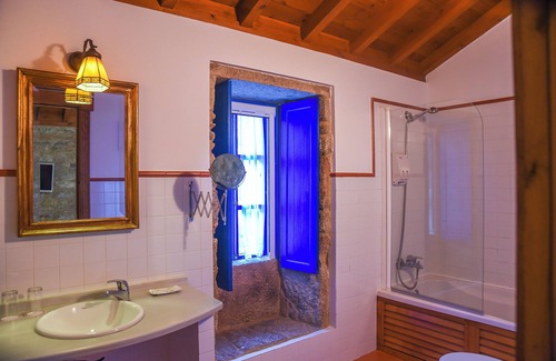 Cabanamoura House | Unwind at Casa Perfeuto María: Spa & Hot Tub Retreat