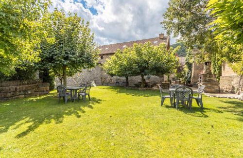 Borrastre House | Pet-Friendly Family Retreat at Casa Perico Awaits You