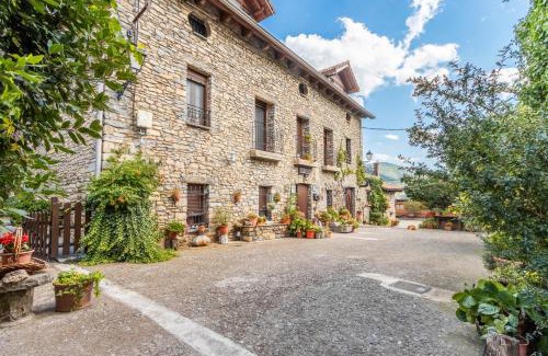 Borrastre House | Pet-Friendly Family Retreat at Casa Perico Awaits You