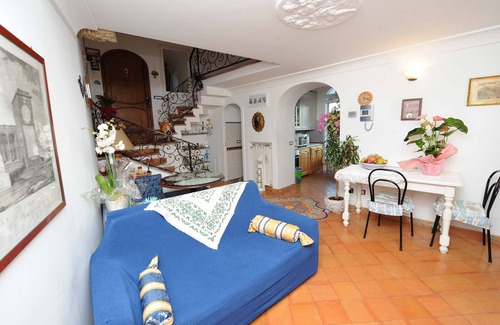 Chiesa Nuova House | Unforgettable CASA PERLA Positano on the Amalfi Coast