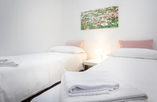 Cernobbio House | Family-Friendly Stay at CASA PERLASCA - 4-Star Retreat