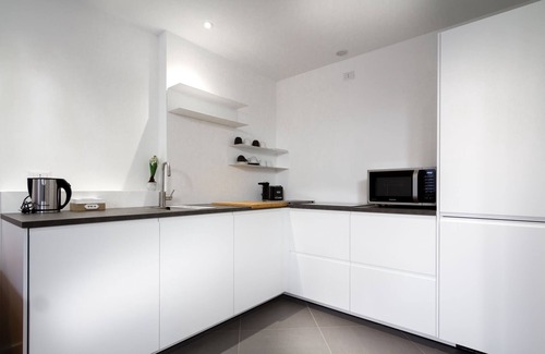 Cernobbio Apartment | Casa Perlasca: Family-Friendly Stay with Breakfast Included