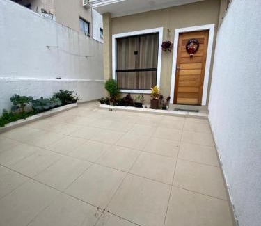 Tombo House | Beachside Bliss: Casa Pertinho da Praia do Tombo