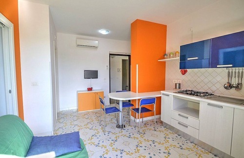 Agropoli House | Beachside Retreat: Casa Pesca A with Free Wi-Fi and Dining