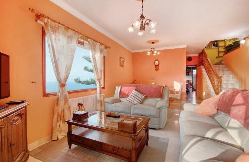 Tejina House | Discover Casa Petite Paradise: Family-Friendly Retreat