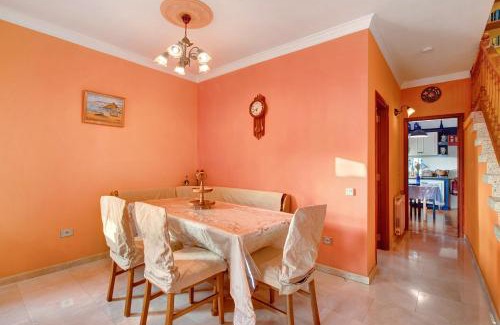 Tejina House | Discover Casa Petite Paradise: Family-Friendly Retreat