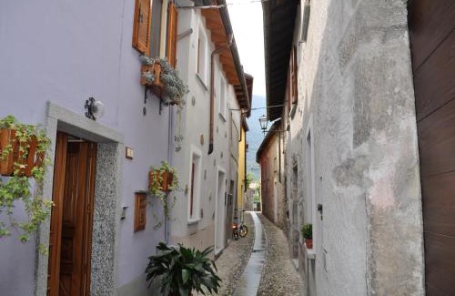 Cannobio Apartment | Top-Rated Casa Petrolli: Oceanfront Getaway for Families