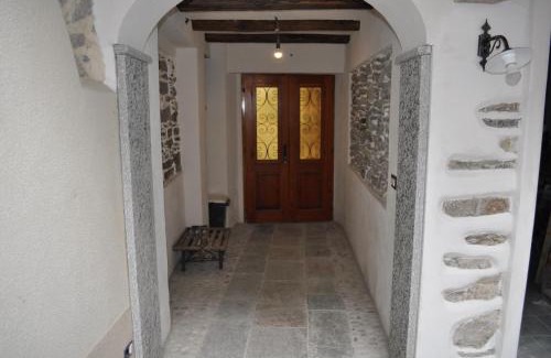 Cannobio Apartment | Top-Rated Casa Petrolli: Oceanfront Getaway for Families