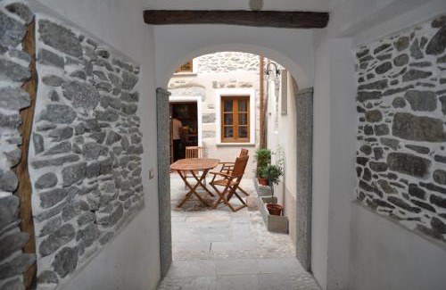 Cannobio Apartment | Top-Rated Casa Petrolli: Oceanfront Getaway for Families
