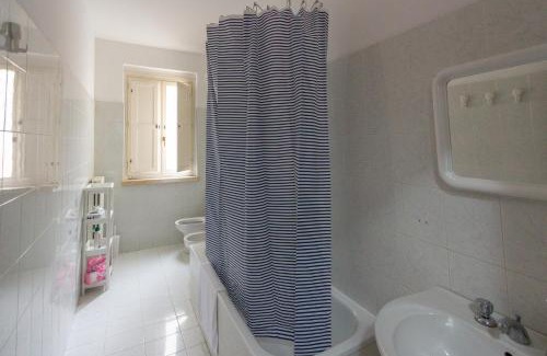 Sant'Angelo dei Lombardi Apartment | Pet-Friendly Casa Piazza De Sanctis in Irpinia Awaits You