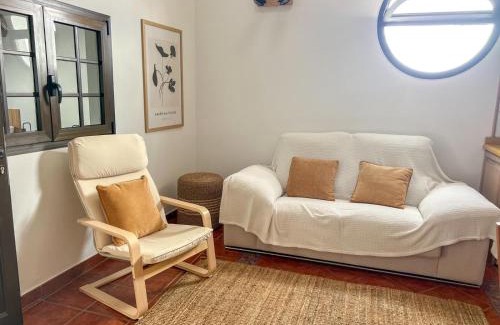 Tinajo Apartment | Family-Friendly Retreat at Casa Picón - Ideal Getaway