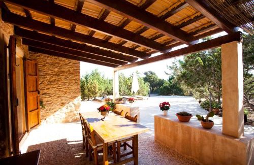 Formentera House | Discover Casa Piedra: Top-Rated Family-Friendly Retreat