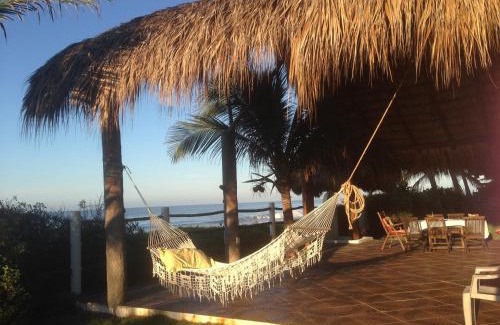 El Hawaii House | Experience Casa Pierre: Oceanfront Bliss with Pet-Friendly Amenities