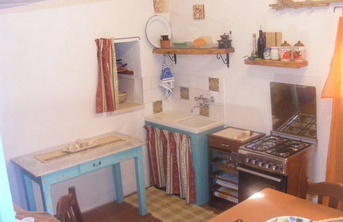 Specchia House | Idyllic Casa Pietrina 1838: Pet-Friendly & Green Retreat