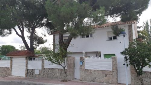 Mostoles House | Relax at Casa Pinares: Poolside Escape with Great Reviews