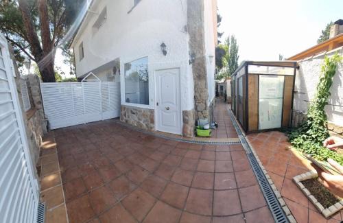 Mostoles House | Relax at Casa Pinares: Poolside Escape with Great Reviews
