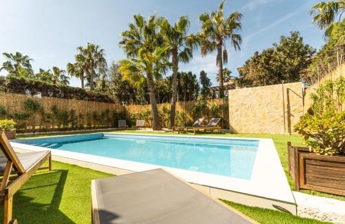 Puig de Ros House | Casa Pinsa: Mediterranean Oasis with Private Pool & Ocean View