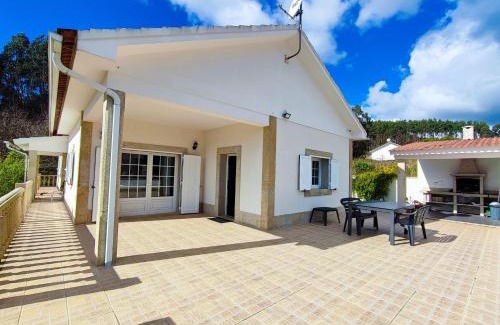 Linhares de Cima Villa | Casa Pinto: Oceanfront Escape with Pool and Great Reviews
