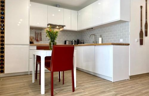 Ferragudo House | Experience Luxury at Casa Pirilampo Ferragudo - 4 Star Stay