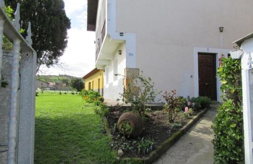 Barcena de Cicero House | Guest Favorite Casa Pita: Pet & Child Friendly Retreat