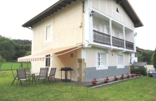 Barcena de Cicero House | Guest Favorite Casa Pita: Pet & Child Friendly Retreat