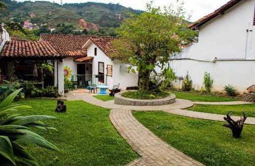Ouro Preto House | Casa Pitanga - Beautiful Accommodation Near Igreja do Rosário