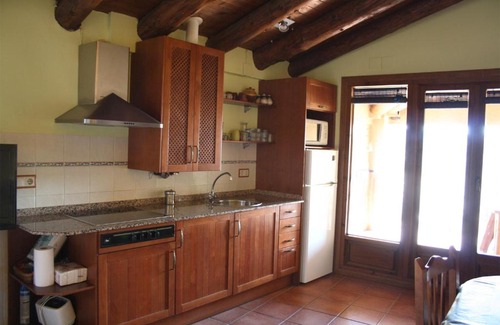 Colungo House | Pet-Friendly Casa Plana: Guest Rated 9/10 for Families