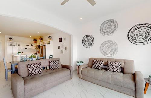La Paloma House | Pet-Friendly Casa Platino 22 with Pool & Hot Tub