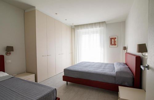 Igea Marina Apartment | Cozy Casa Plauto: Oceanfront Retreat with Pet-Friendly Perks