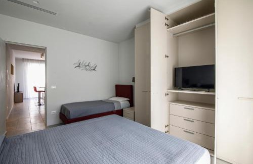 Igea Marina Apartment | Cozy Casa Plauto: Oceanfront Retreat with Pet-Friendly Perks