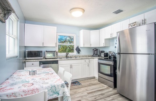Breezeswept Beach Estates House | Canalfront Casa Playa: Ideal Family Getaway on Ramrod Key