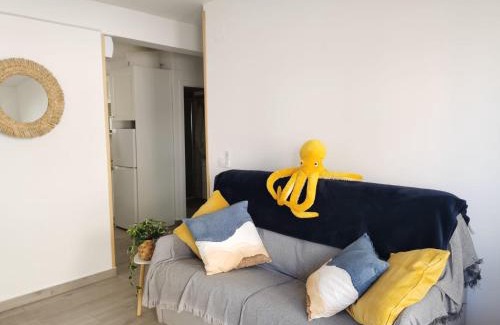 Santa Pola Apartment | Oceanfront Retreat at Casa Playa - Rated 9.5/10 by Guests