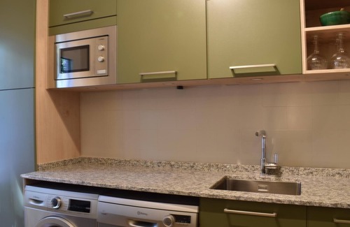 Begur Cottage | Casa Pollo - Relaxing Spa Retreat with Family-Friendly Amenities