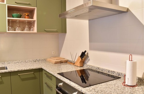 Begur Cottage | Casa Pollo - Relaxing Spa Retreat with Family-Friendly Amenities