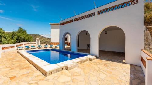 El Borge Villa | Experience Casa Poniente Almachar: 4-Star Family Retreat