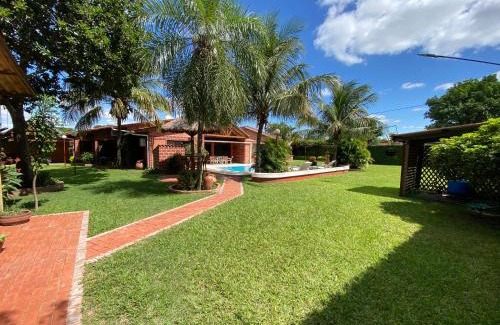 Santa Cruz House | Pet-Friendly Getaway with Pool and Kitchen at Casa por Temporadas