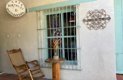 Santa Cruz de Mompox House | Cozy Casa Portales de Santa Bárbara with Breakfast Included