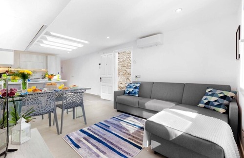Montepertuso Apartment | Modern Apartment with Terrace and Breathtaking Sea Views