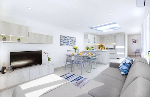 Montepertuso Apartment | Modern Apartment with Terrace and Breathtaking Sea Views